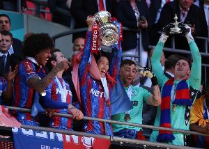 开云下载-队报：水晶宫老板以超2亿欧价格出售45%股份，球队可以踢欧联了