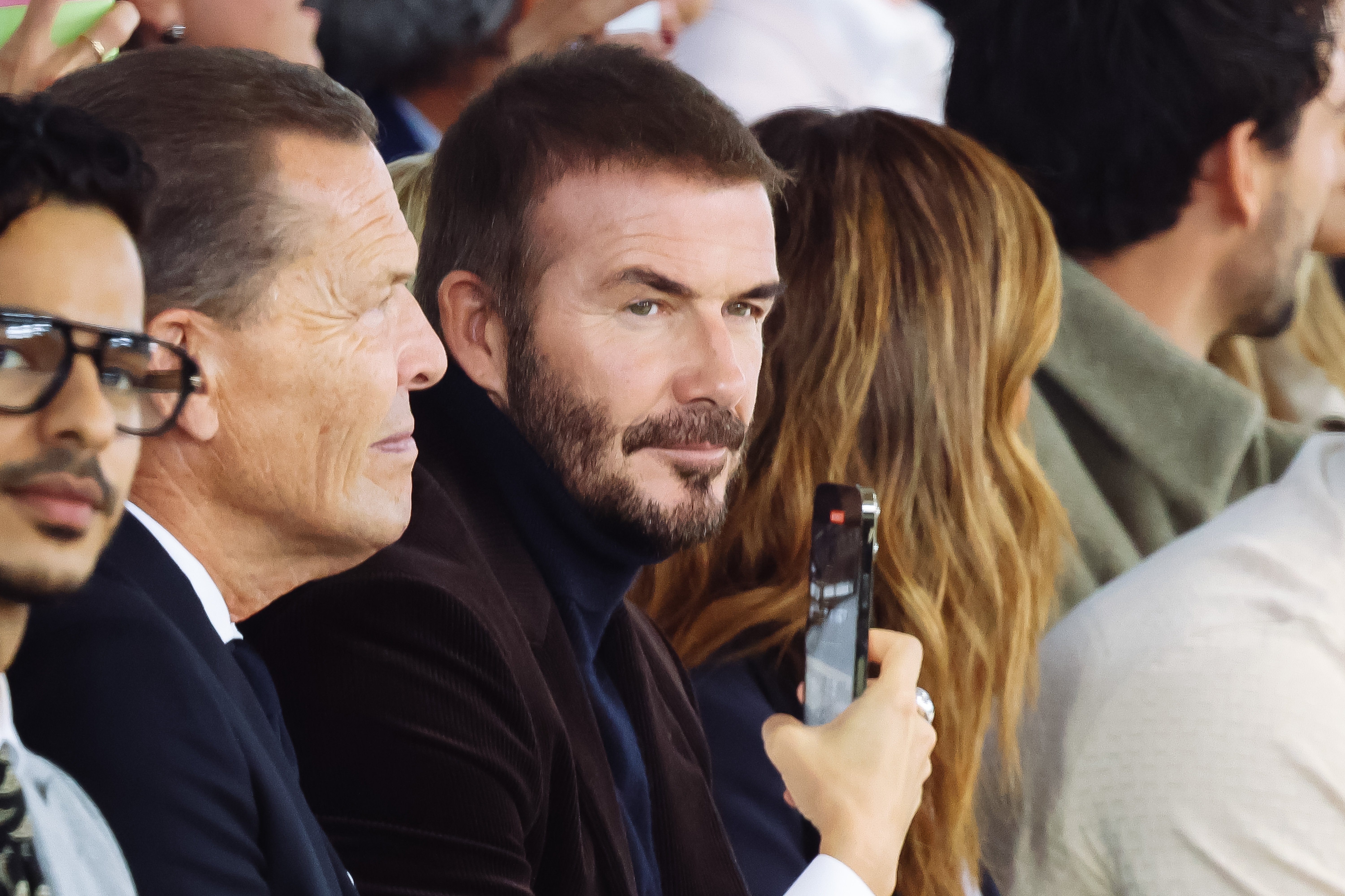 开云在线-曼晚：贝克汉姆夫妇计划在乡村住宅的池塘安装串灯，遭邻居反对